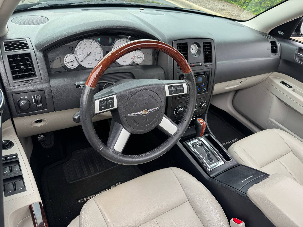 Used 2007 Chrysler 300 Touring L image 13