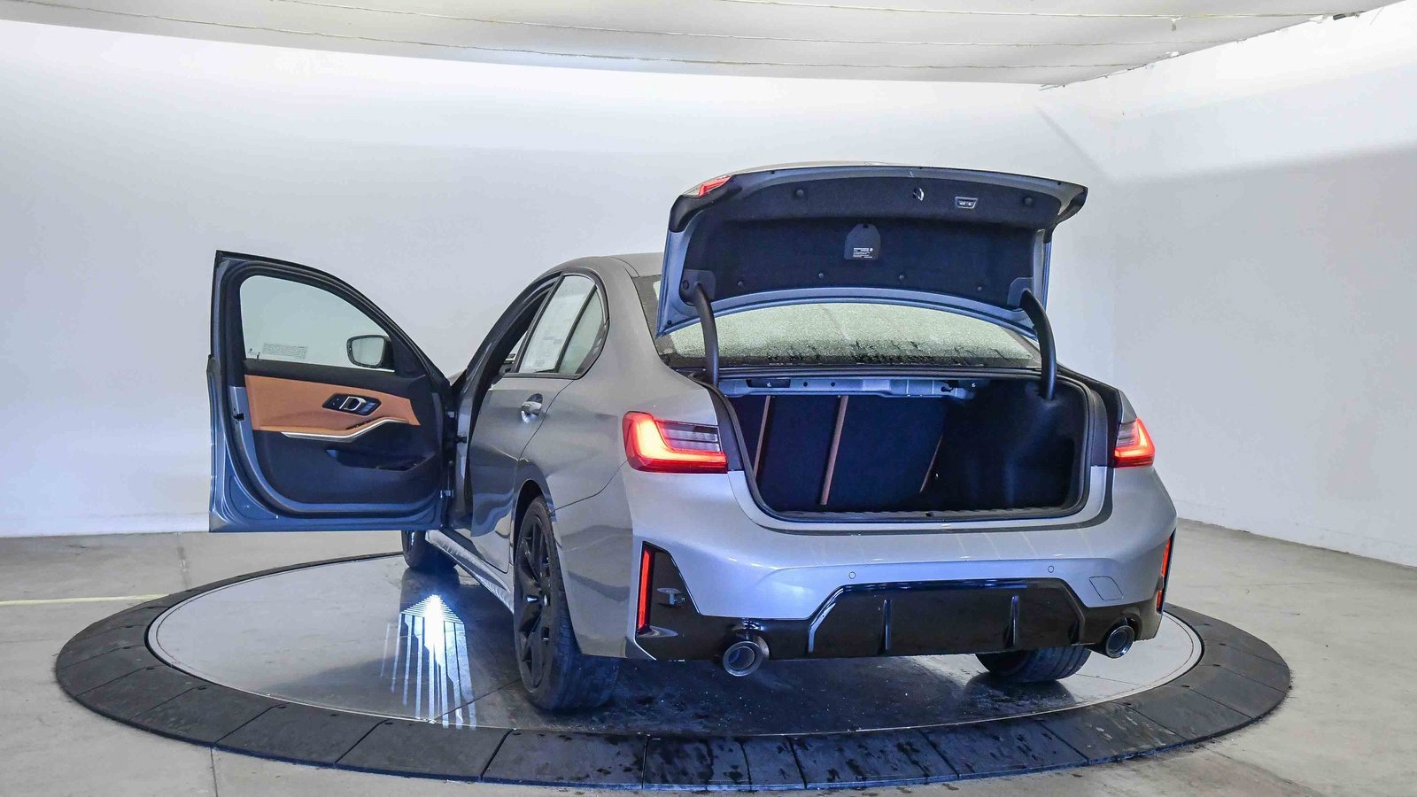 New 2026 BMW 330i xDrive Sedan w/ M Sport Package image 30