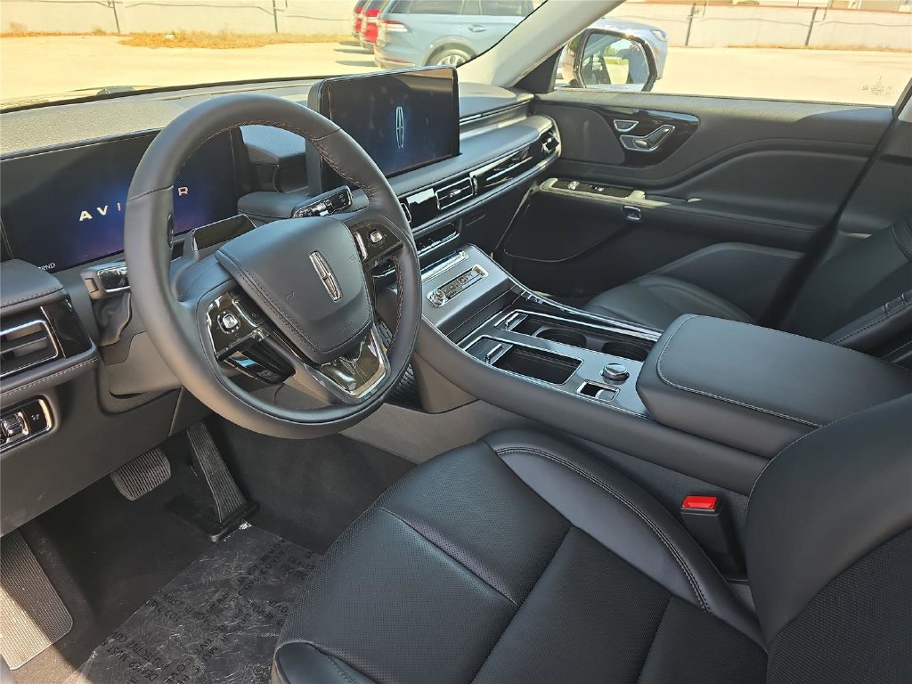 New 2026 Lincoln Aviator 2WD image 14