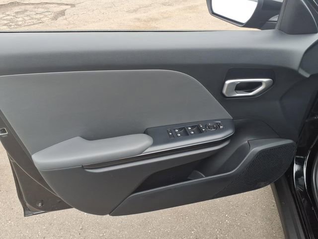 Used 2025 Kia K4 LXS image 13