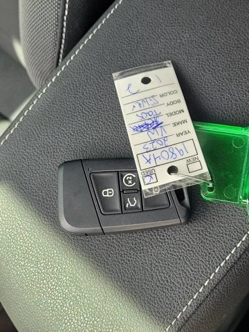 Certified 2023 Volkswagen Taos SE FWD image 27