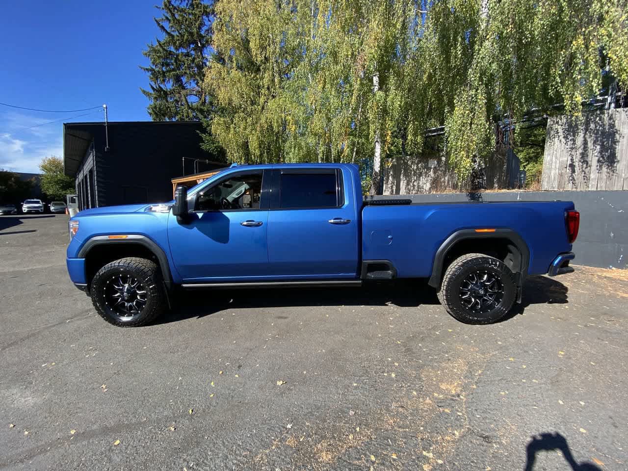 Used 2021 GMC Sierra 3500 Denali w/ Denali Ultimate Package AWD/4WD image 3