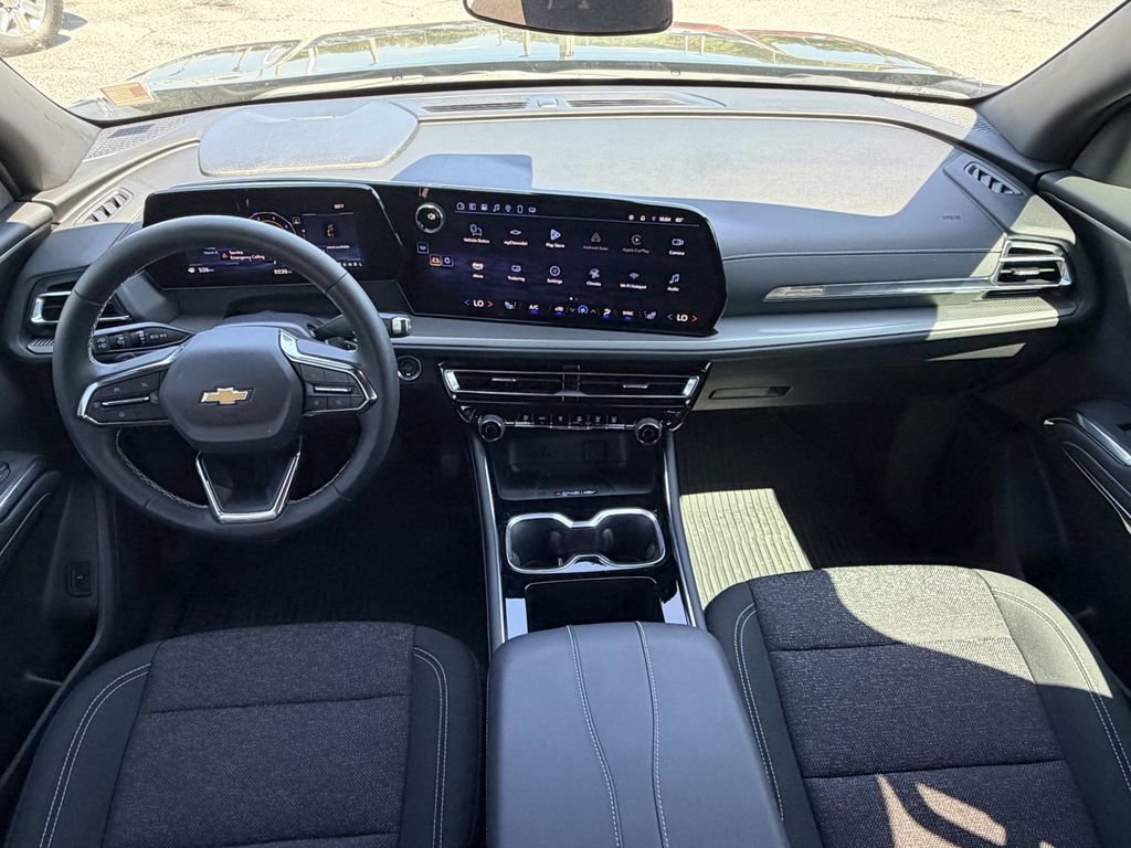 Certified 2025 Chevrolet Traverse LT w/ Driver Confidence Package image 15