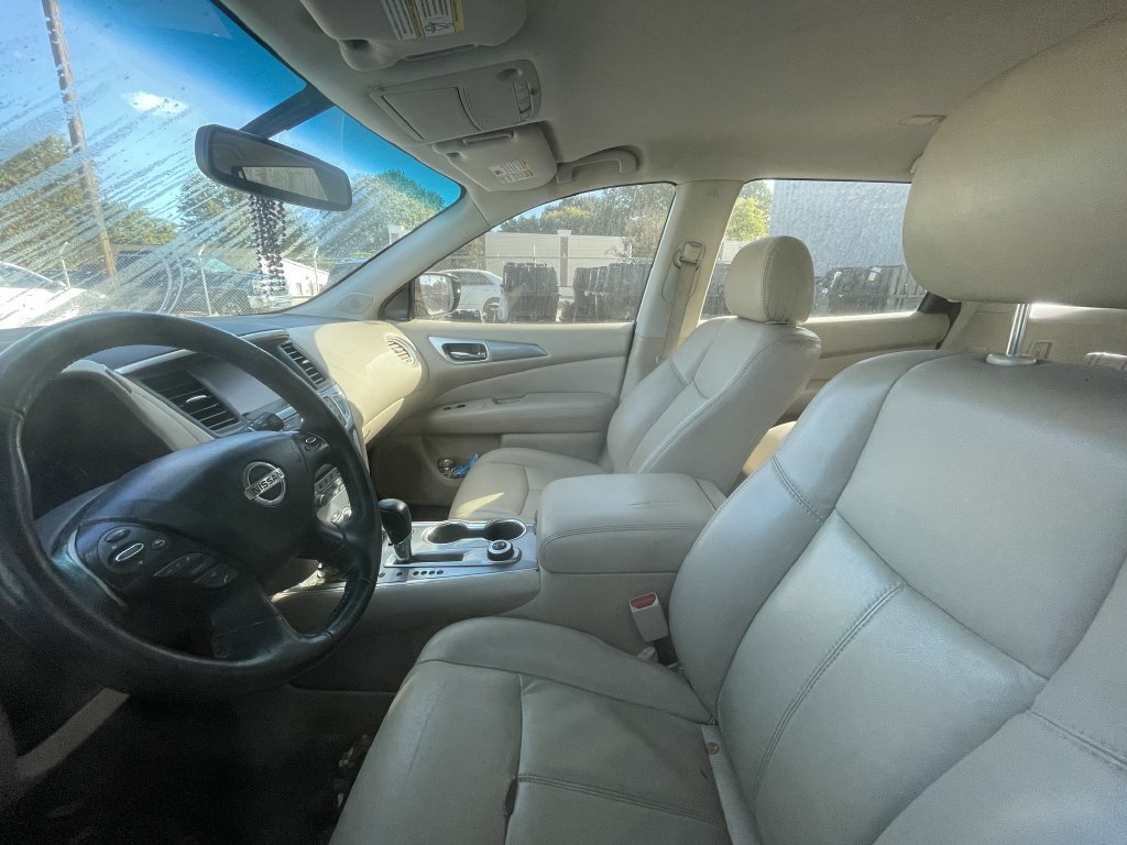 Used 2017 Nissan Pathfinder SL w/ SL Tech Package AWD/4WD image 10