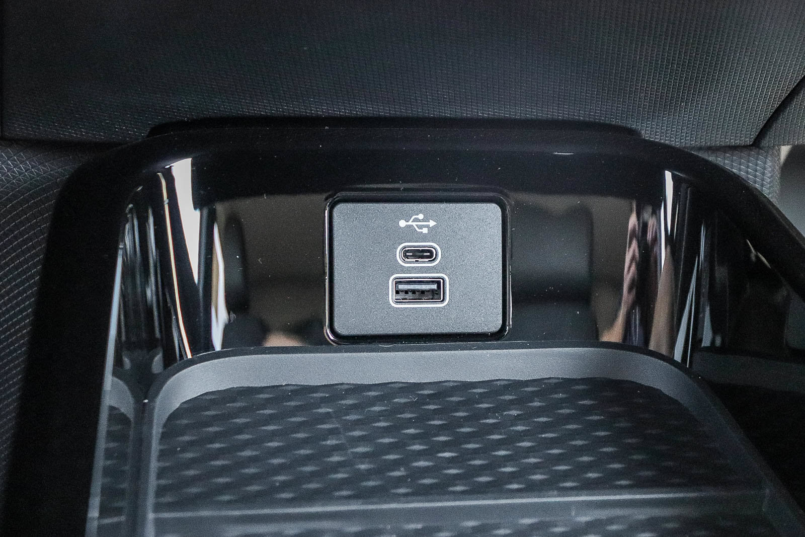 New 2026 Ford Mustang Mach-E Select RWD image 25