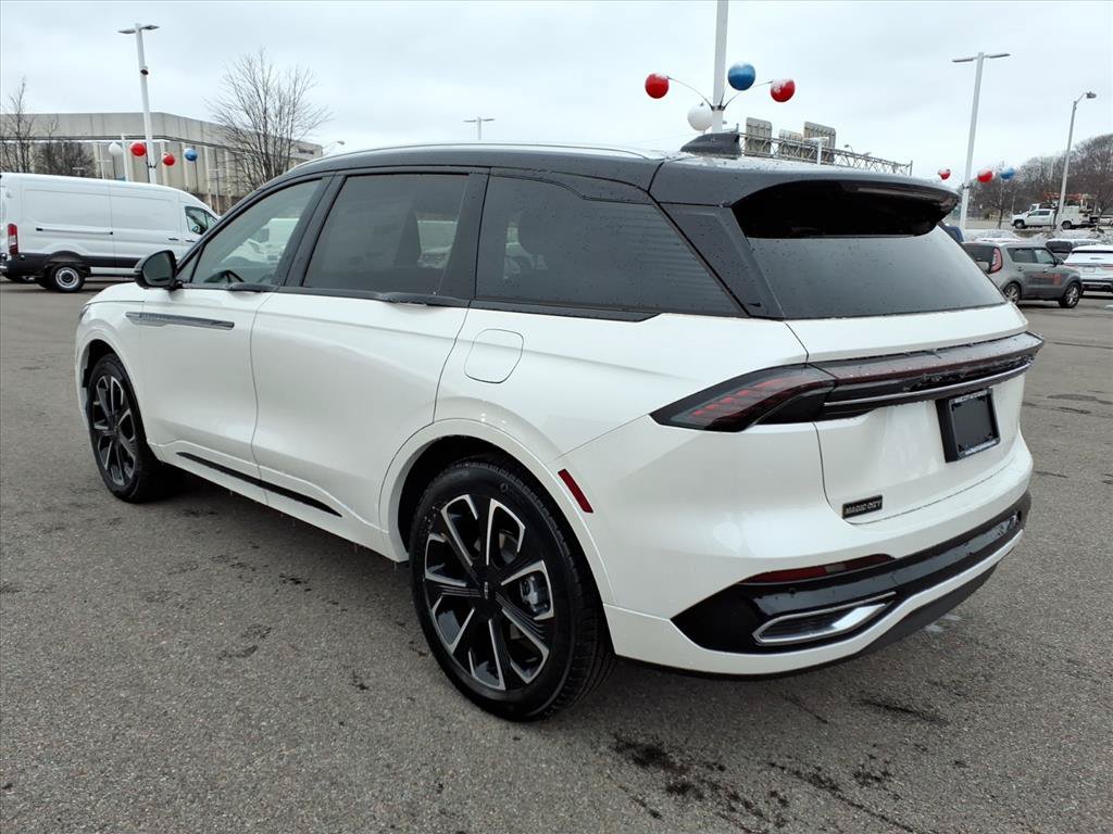 Used 2026 Lincoln Nautilus Reserve AWD/4WD image 3