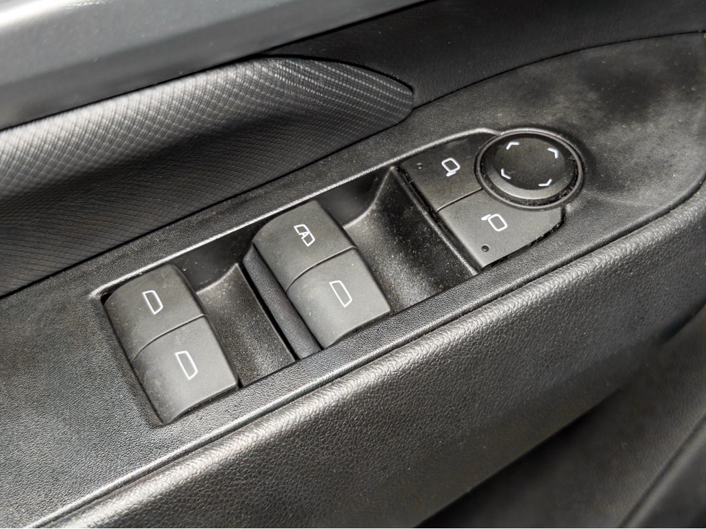 Used 2024 Chevrolet Equinox EV RS FWD image 8