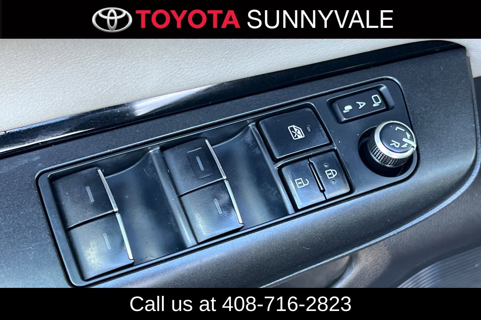 Certified 2022 Toyota Venza LE image 18