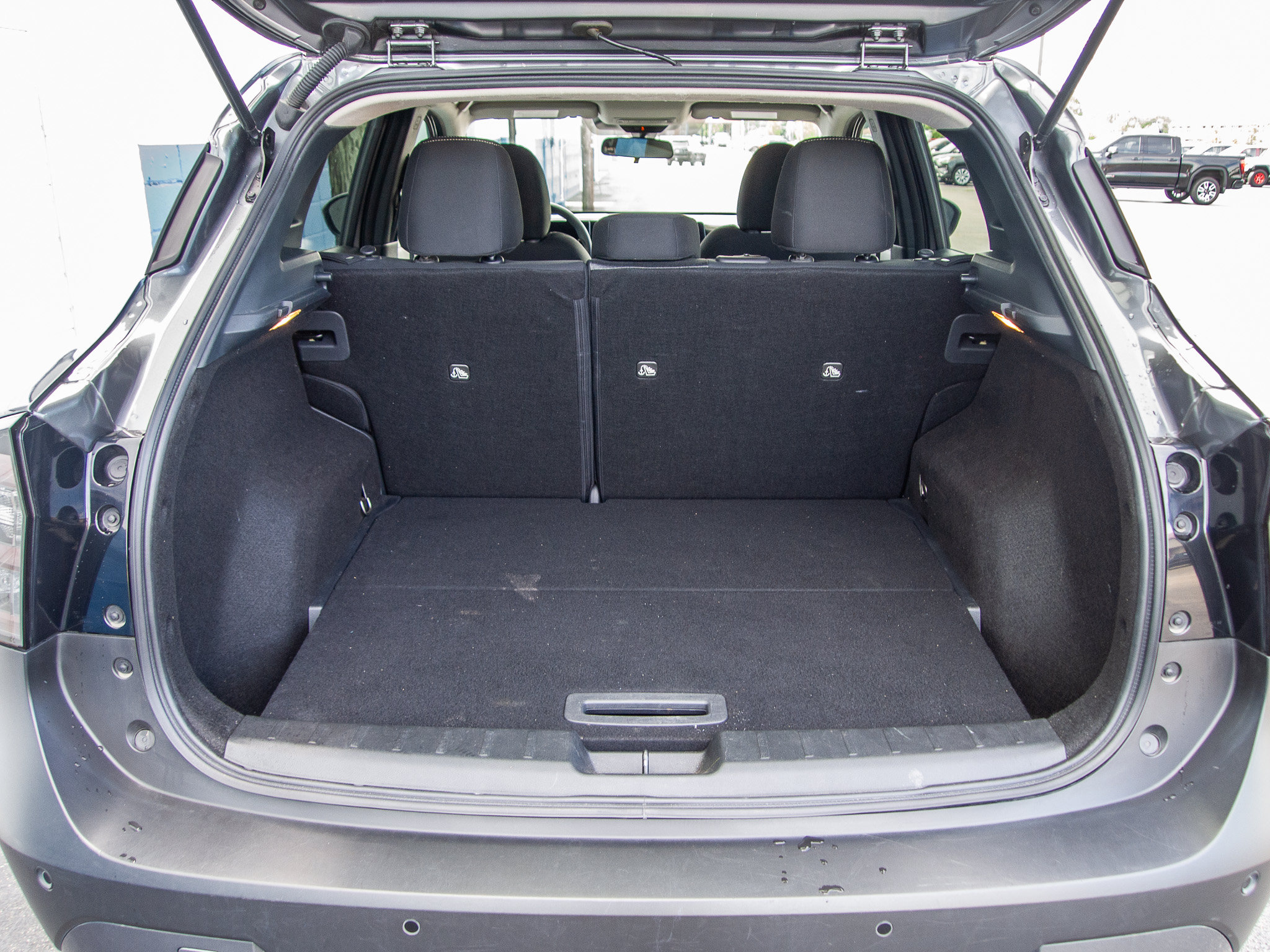 Used 2026 Nissan Kicks SV FWD image 28