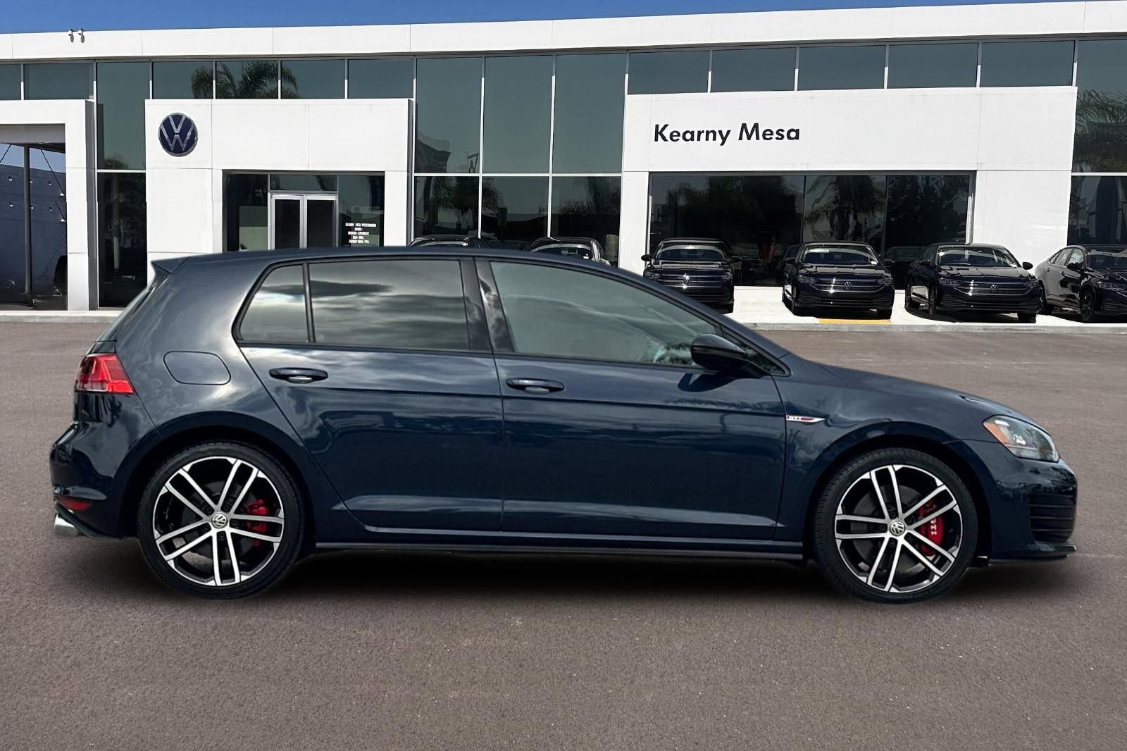 Used 2016 Volkswagen GTI SE w/ Lighting Package (SEL) FWD image 3