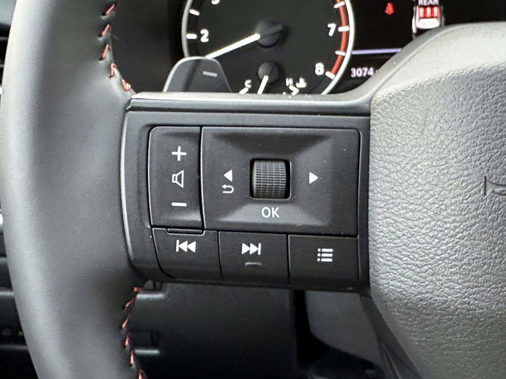 Certified 2025 Nissan Rogue SV image 22