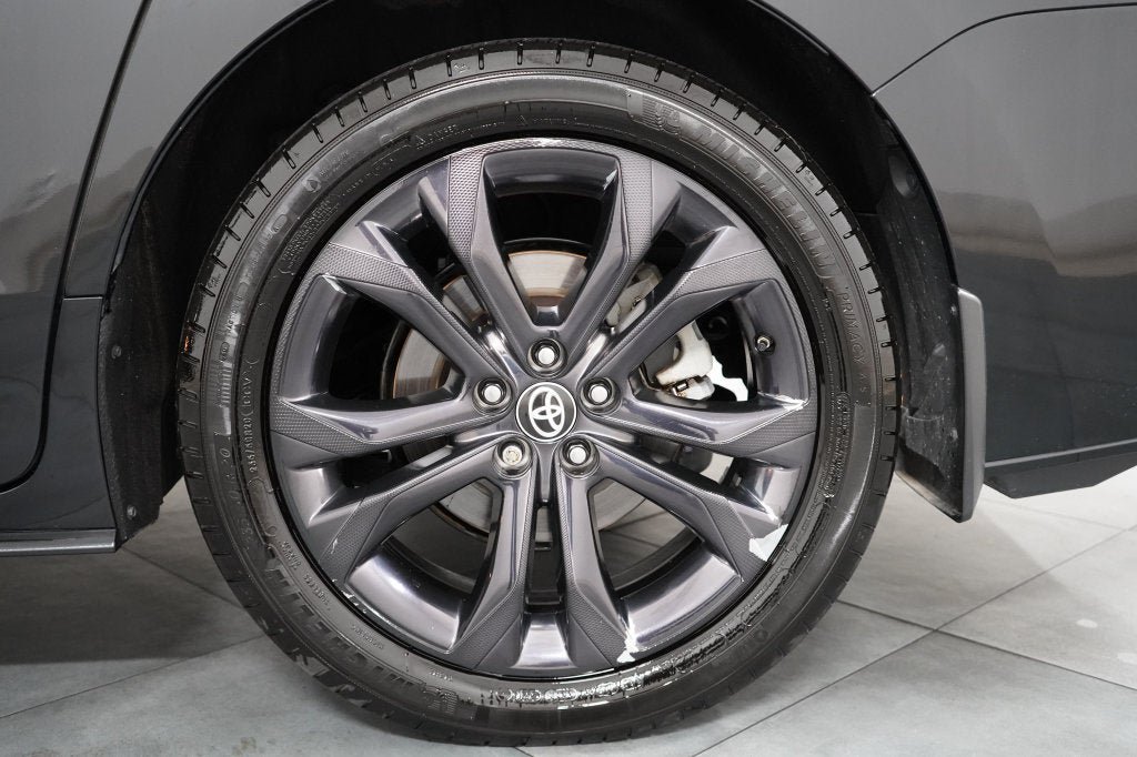 Used 2024 Toyota Sienna XSE w/ XSE Premium Package FWD image 31