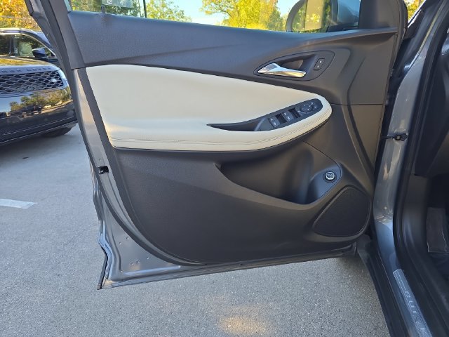 Used 2021 Buick Encore GX Select FWD image 12