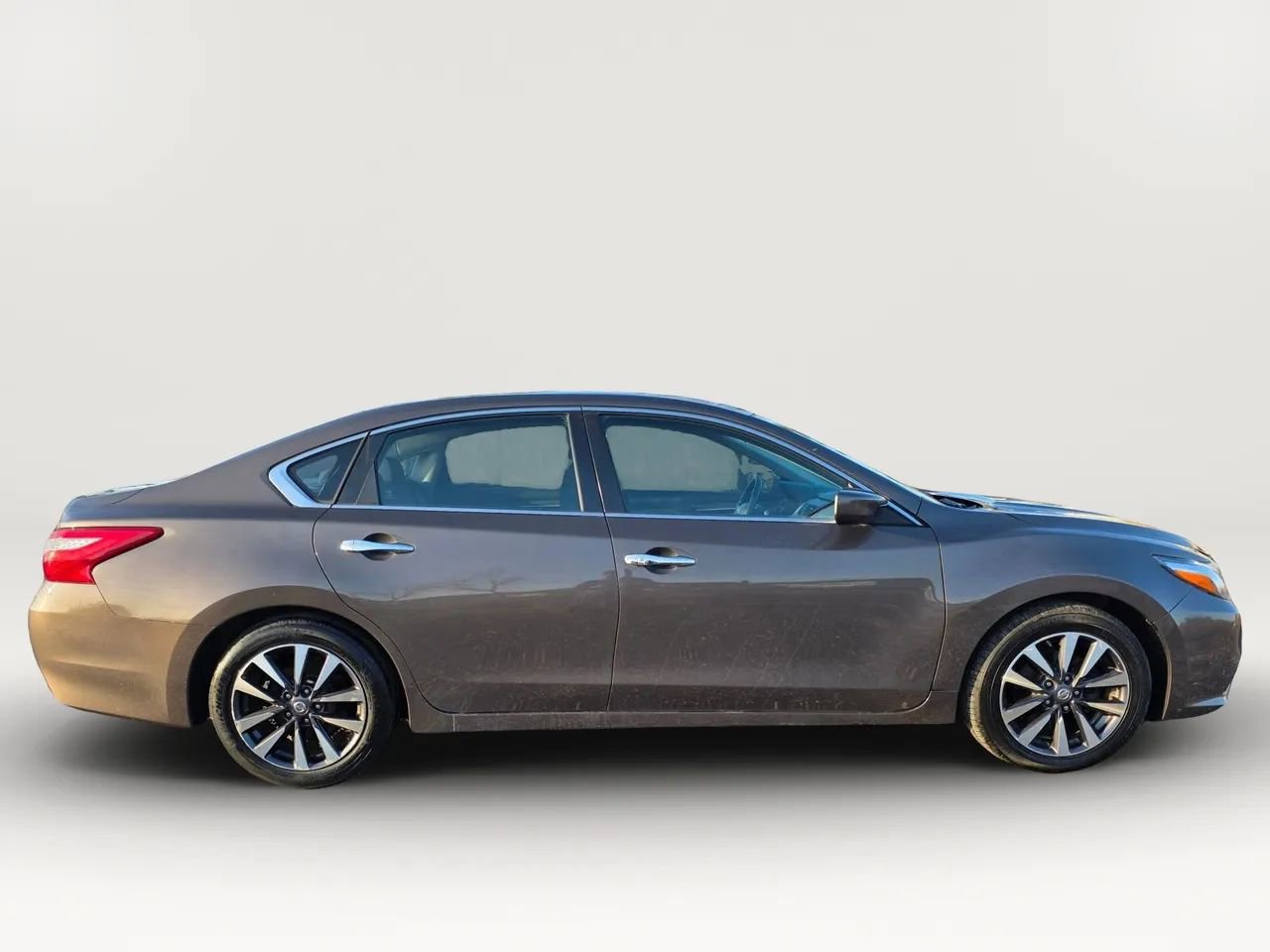 Used 2017 Nissan Altima 2.5 SV image 6