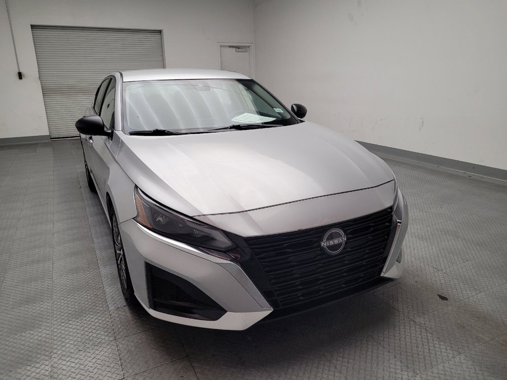 Used 2024 Nissan Altima 2.5 SV image 14