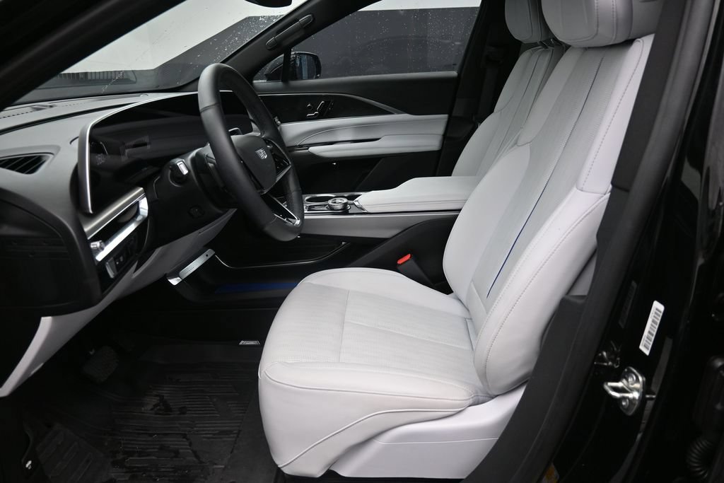 Used 2024 Cadillac Lyriq Luxury w/ LPO, Floor Liner Package RWD image 21