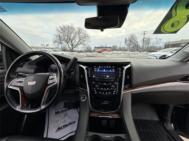 Used 2018 Cadillac Escalade Luxury image 18