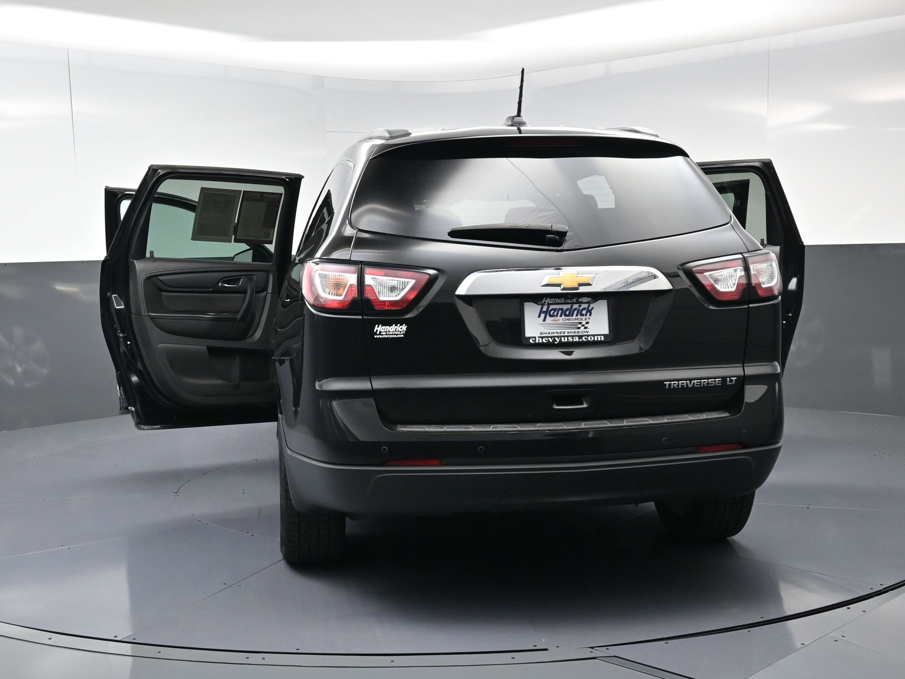 Used 2016 Chevrolet Traverse LT w/ Style and Technology Package image 28