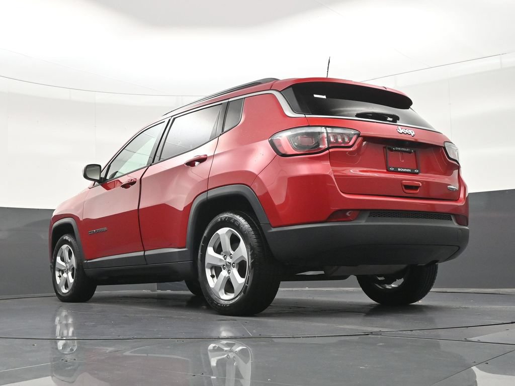 Used 2018 Jeep Compass Latitude FWD image 25