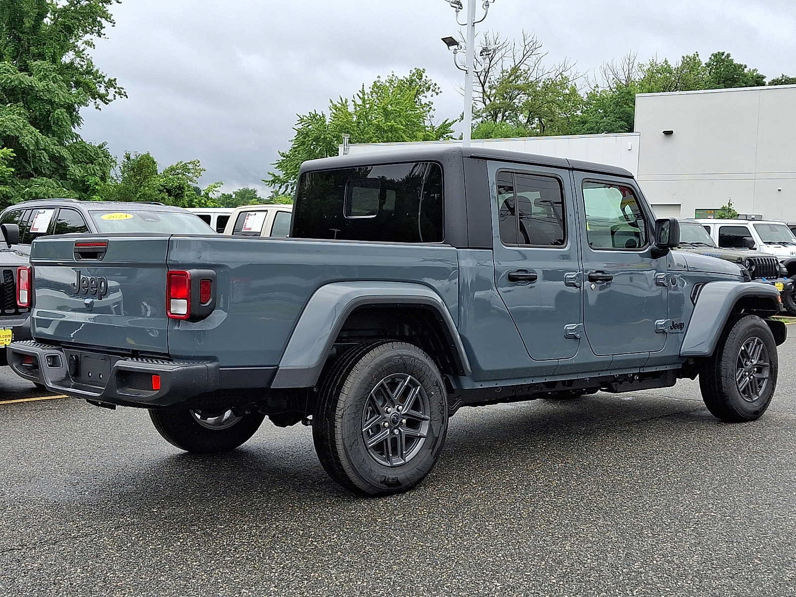 New 2026 Jeep Gladiator Sport AWD/4WD image 4
