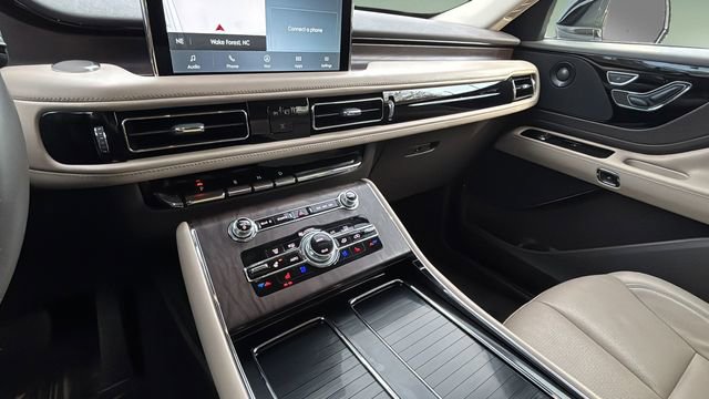 Used 2022 Lincoln Aviator Reserve w/ Equipment Group 201A image 14