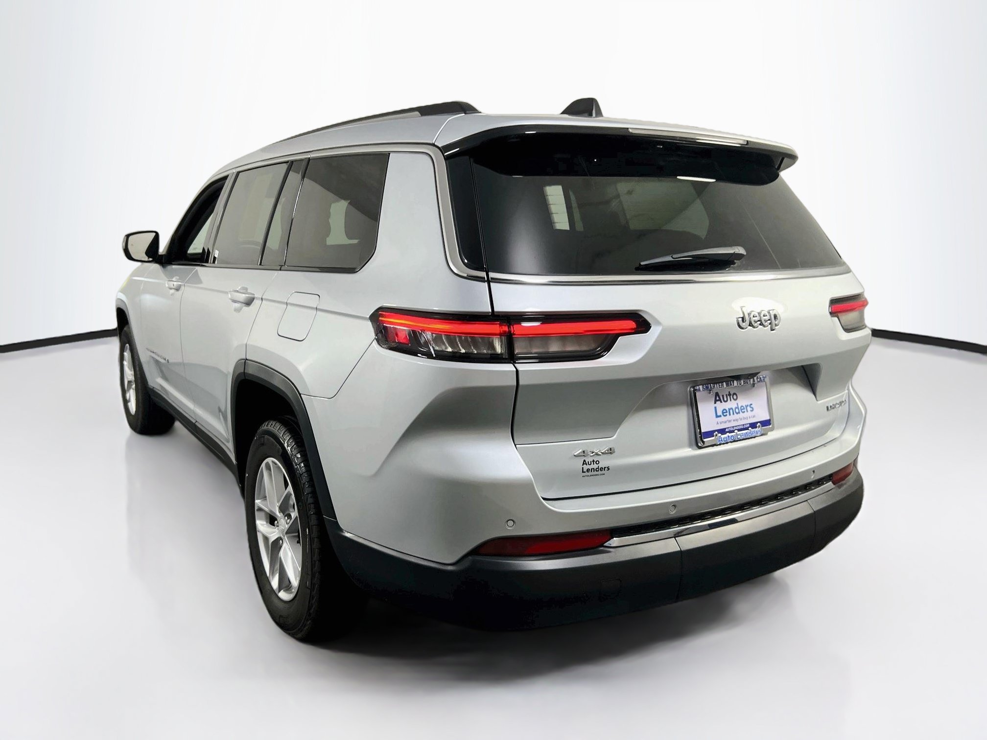 Used 2023 Jeep Grand Cherokee L Laredo w/ Luxury Tech Group I AWD/4WD image 7