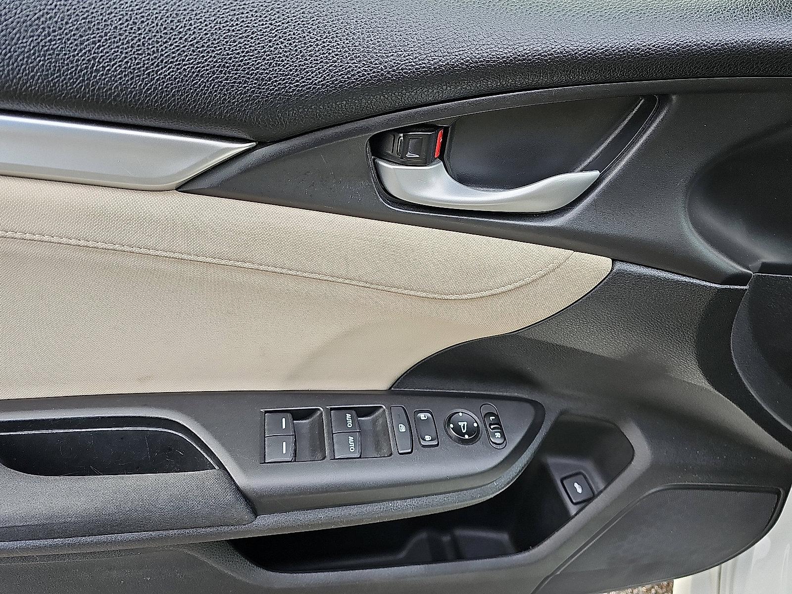 Used 2018 Honda Civic EX-T image 12