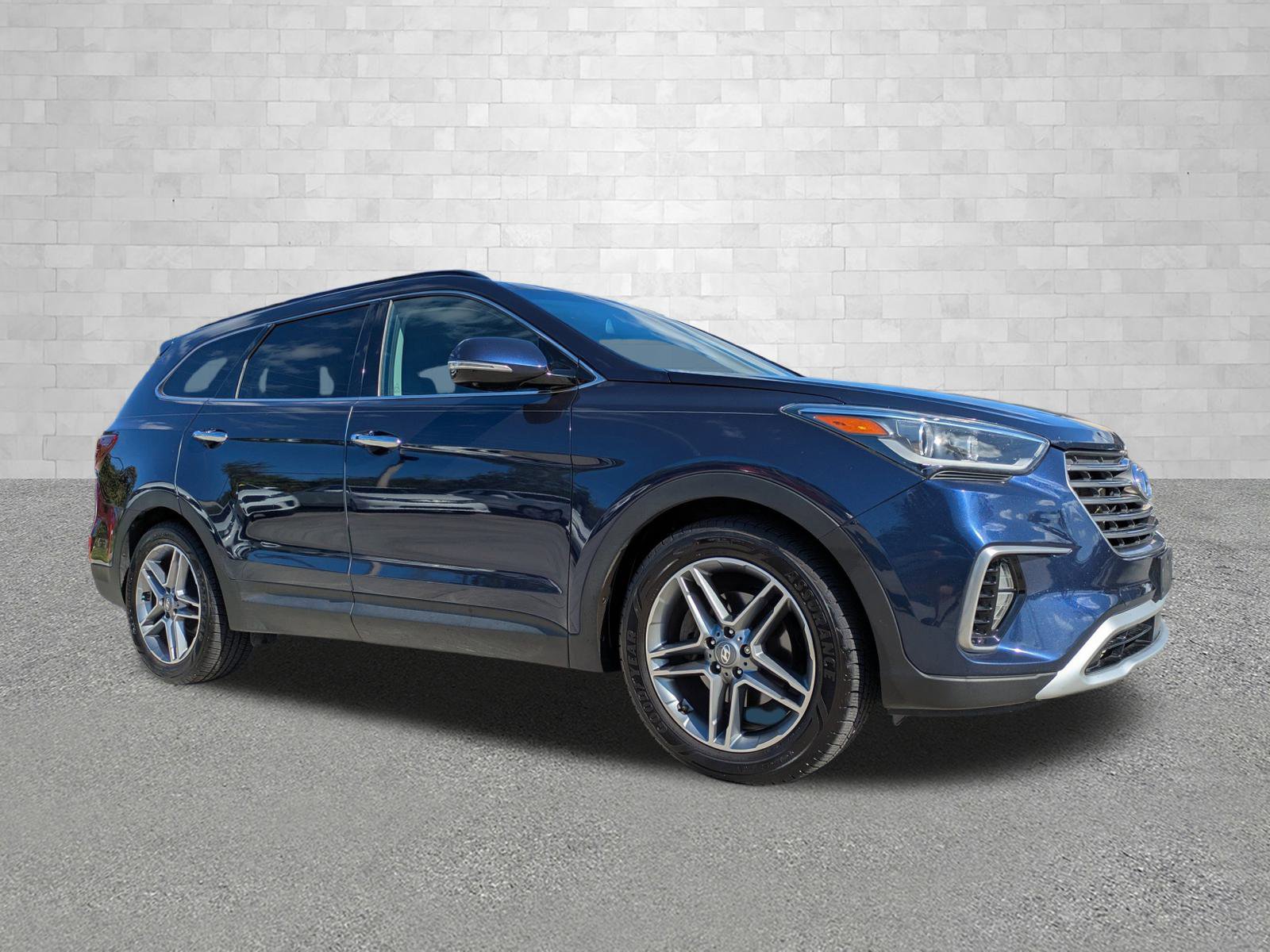 Used 2018 Hyundai Santa Fe AWD w/ SE Ultimate Tech Package 03