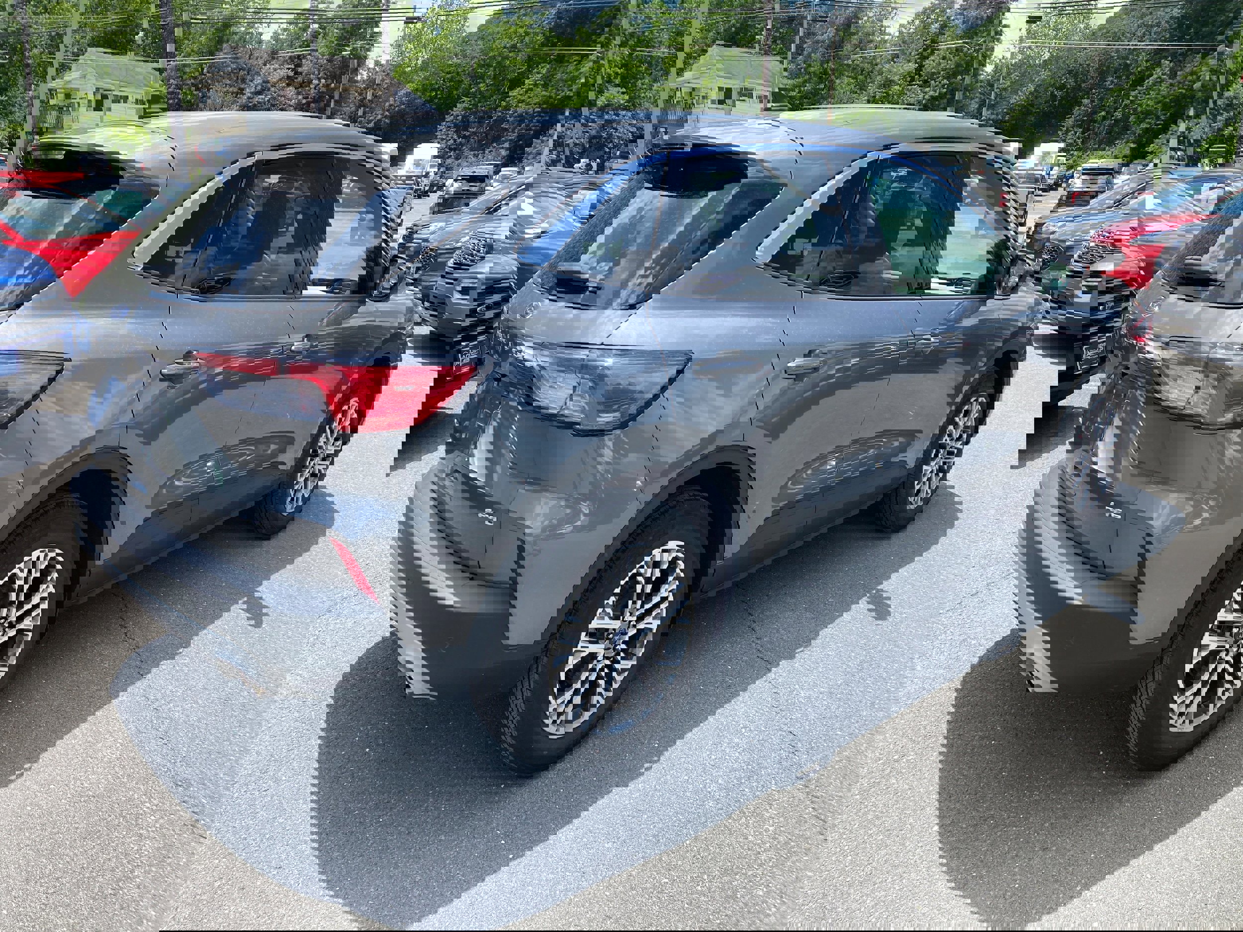 Used 2022 Ford Escape SEL image 4