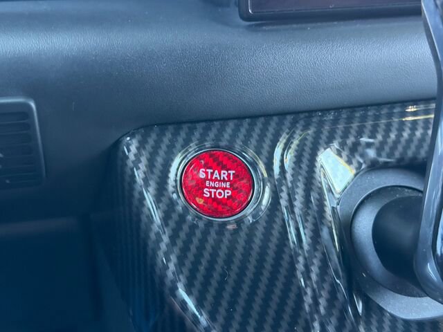 Used 2023 Land Rover Defender 90 V8 AWD/4WD image 27