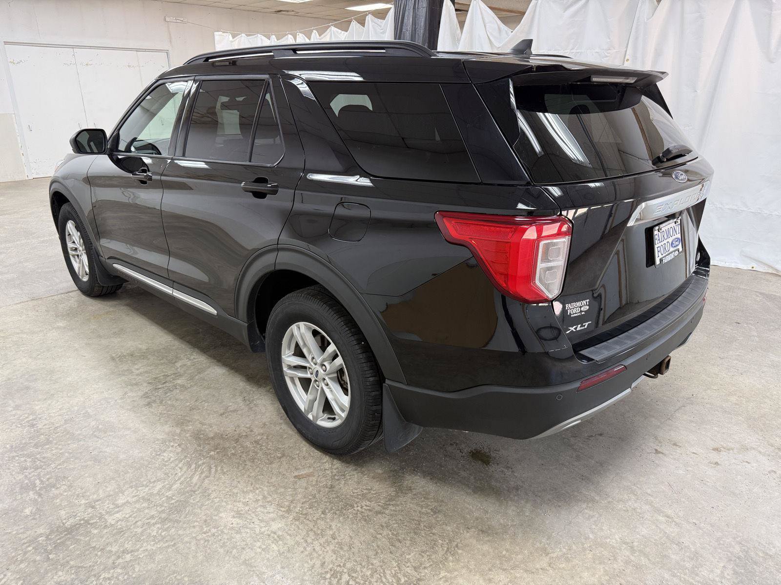 Used 2022 Ford Explorer XLT w/ Equipment Group 202A AWD/4WD image 5