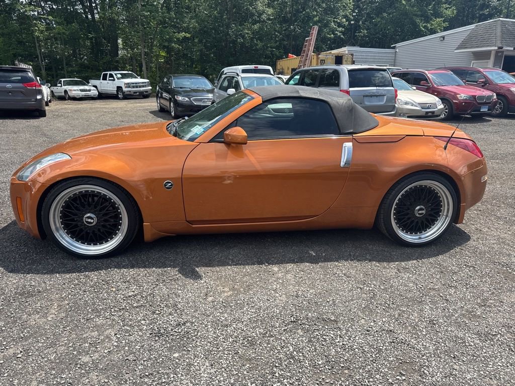 Used 2005 Nissan 350Z Touring RWD image 21