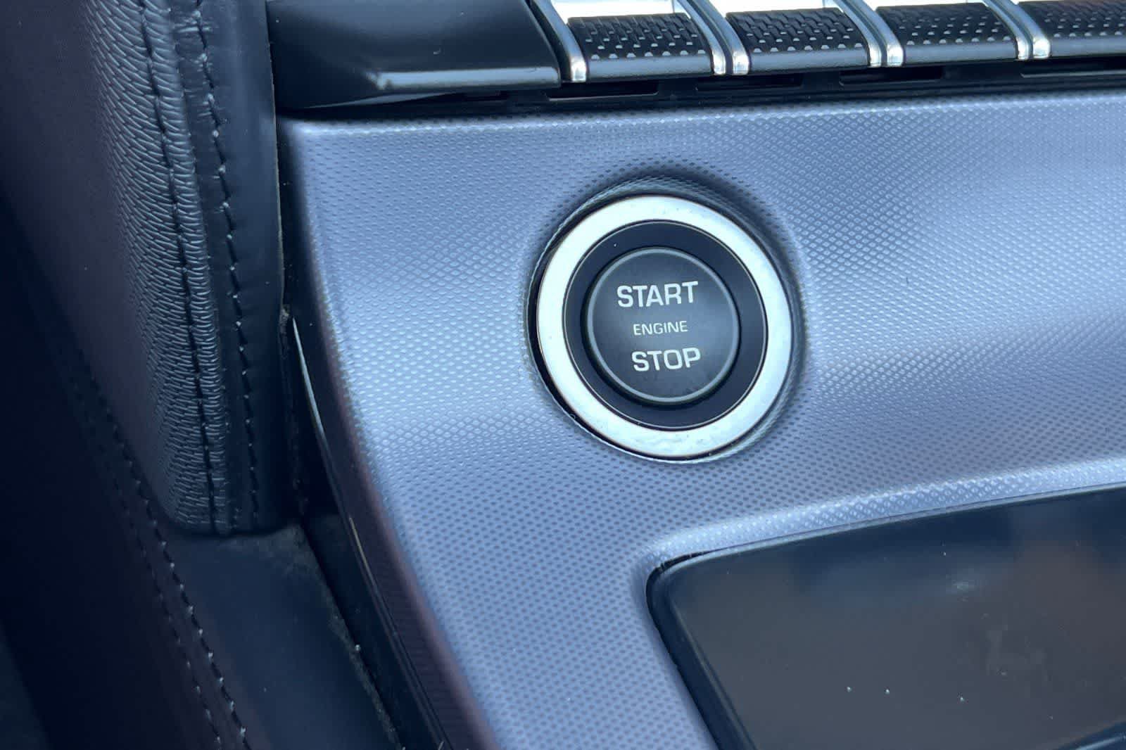 Used 2020 Jaguar F-TYPE Convertible RWD image 29