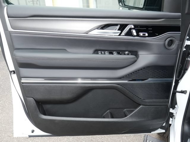 New 2026 Jeep Grand Wagoneer Summit AWD/4WD image 18