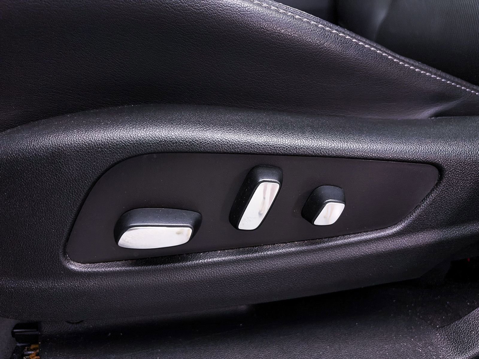 Used 2023 Cadillac XT6 Premium Luxury image 22