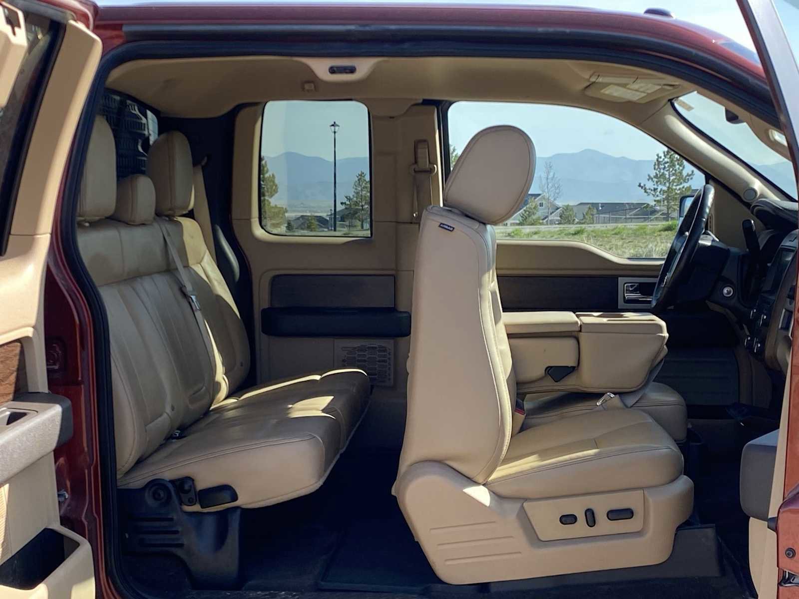 Used 2014 Ford F150 Lariat w/ Lariat Chrome Package AWD/4WD image 35