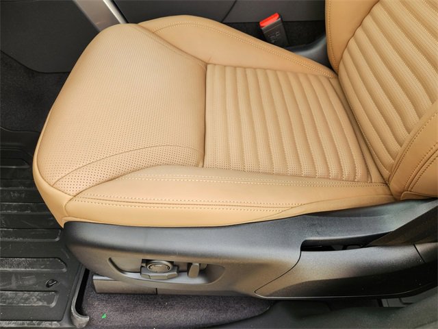 New 2026 Land Rover Discovery Limited Edition image 17