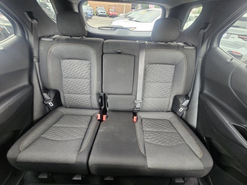 Used 2020 Chevrolet Equinox LT FWD image 27