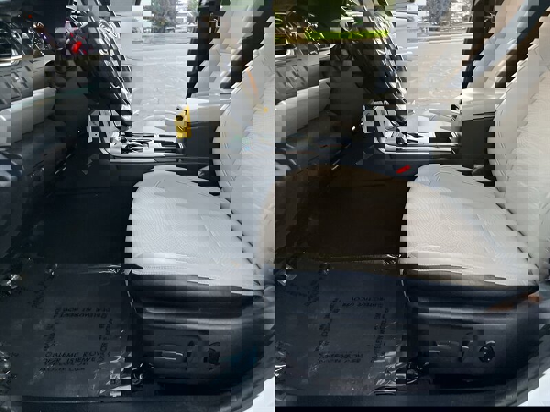 Used 2017 Toyota Camry SE image 24