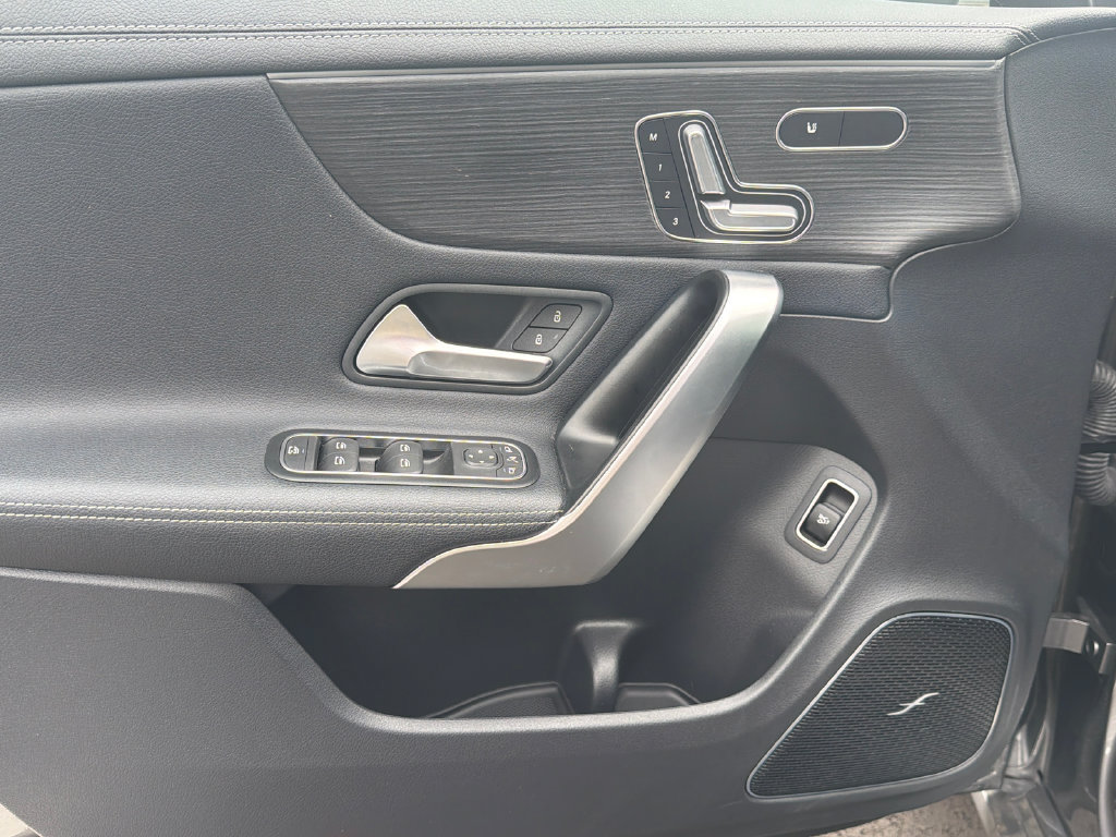 Used 2023 Mercedes-Benz CLA 250 image 10