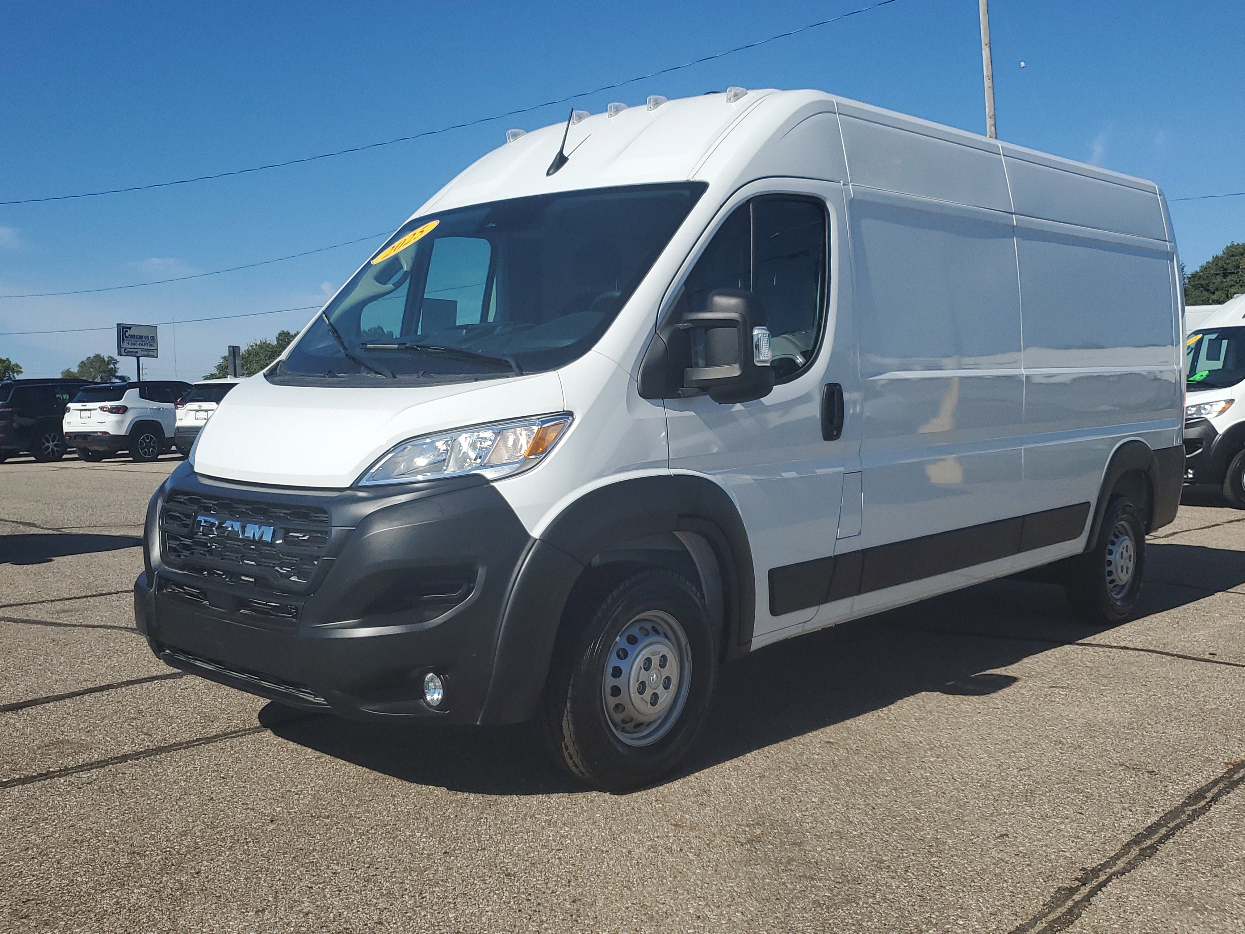 Used 2025 RAM ProMaster 2500 w/ Convenience Group image 2