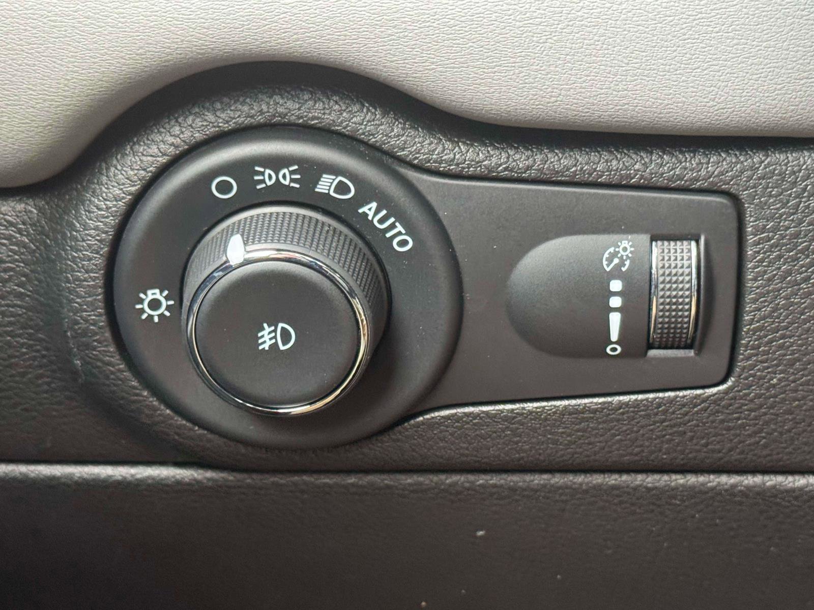 Used 2022 Dodge Durango R/T AWD/4WD image 19