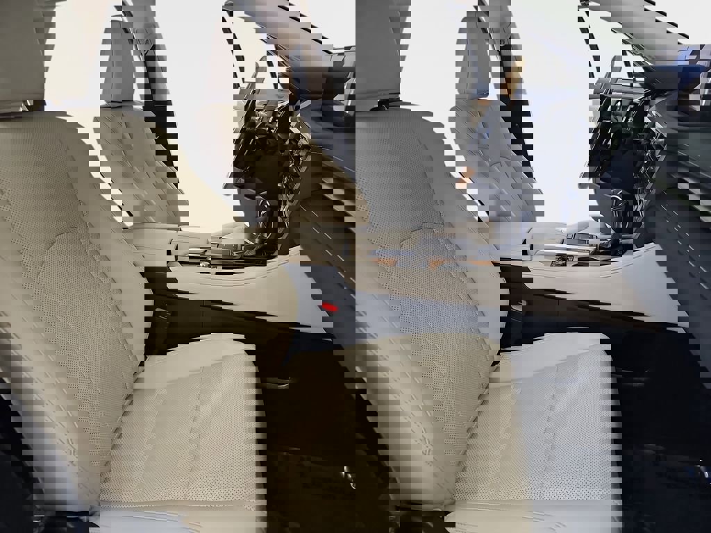 Certified 2021 Lexus RX 350L Premium w/ Premium Package image 12