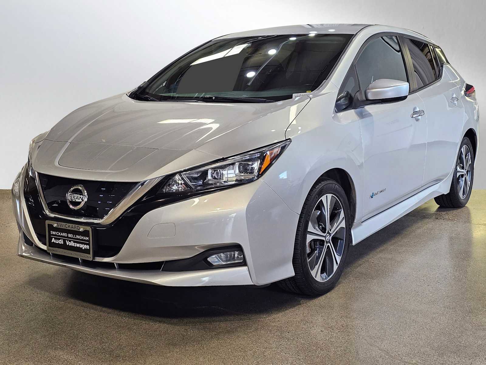 Used 2018 Nissan Leaf SV w/ SV Technology Package image 3