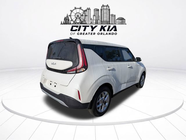 Certified 2025 Kia Soul LX w/ LX Technology Package FWD image 5