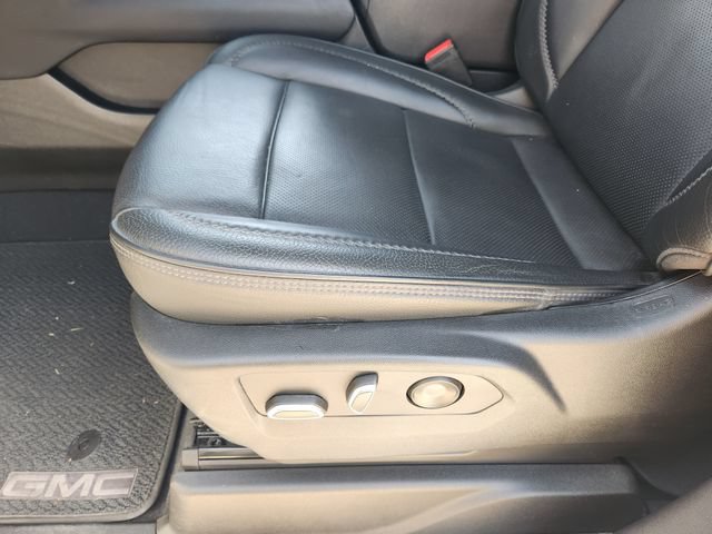 Used 2022 GMC Yukon Denali w/ Denali Premium Package AWD/4WD image 25