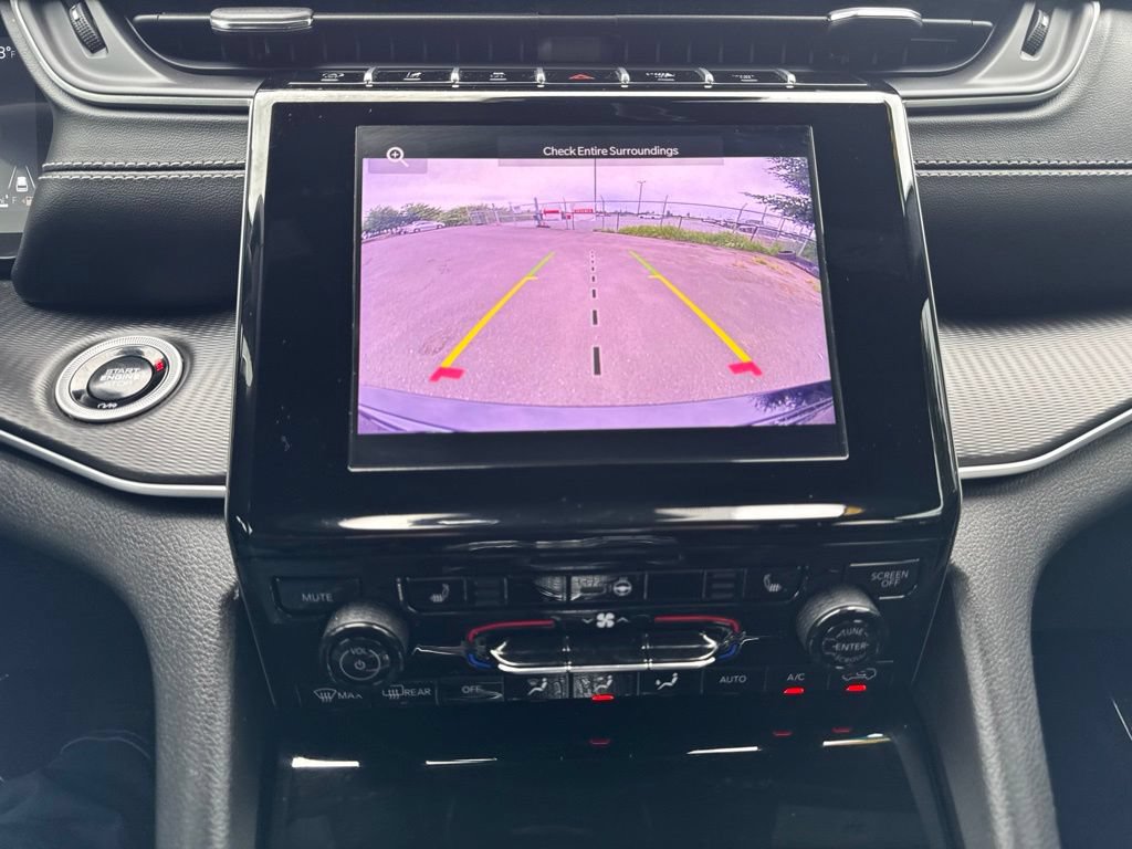 Used 2025 Jeep Grand Cherokee Altitude AWD/4WD image 18