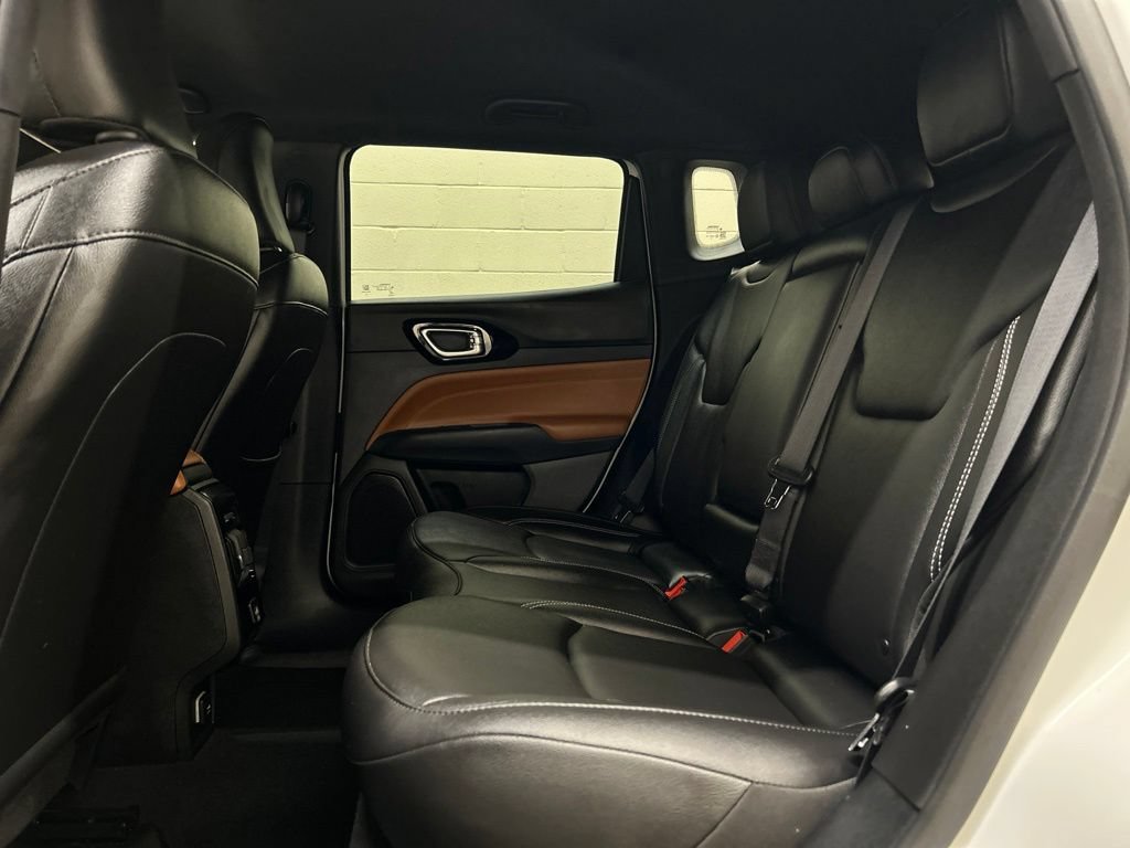 Used 2025 Jeep Compass Limited AWD/4WD image 8
