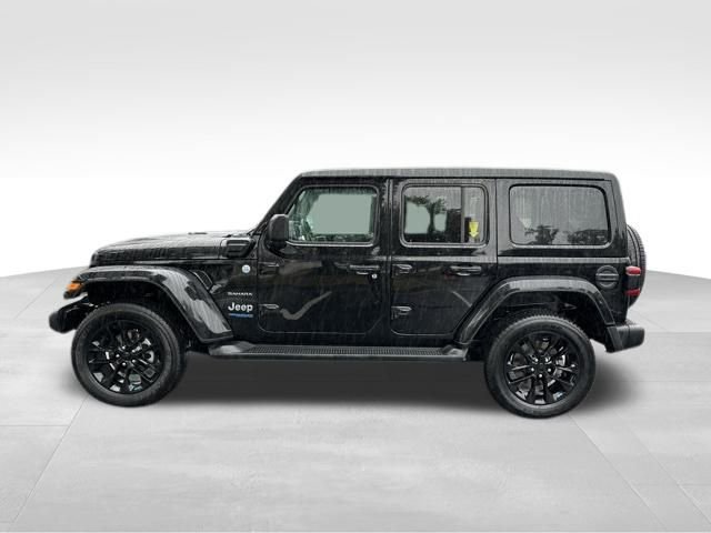 Used 2022 Jeep Wrangler Unlimited Sahara w/ Cold Weather Group image 5