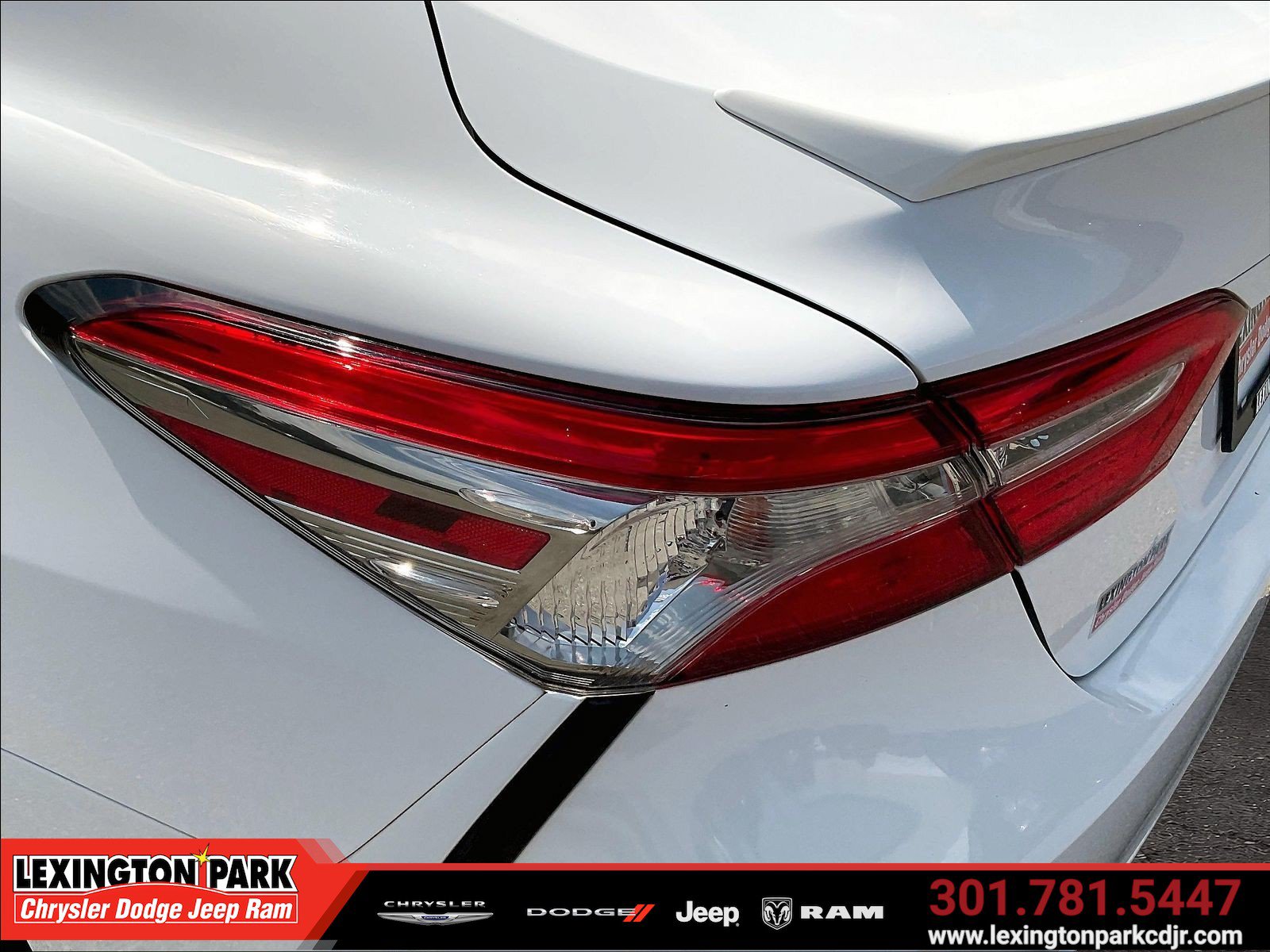 Used 2018 Toyota Camry SE FWD image 22